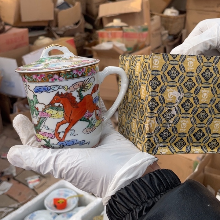 其他盘子碗砂锅都有