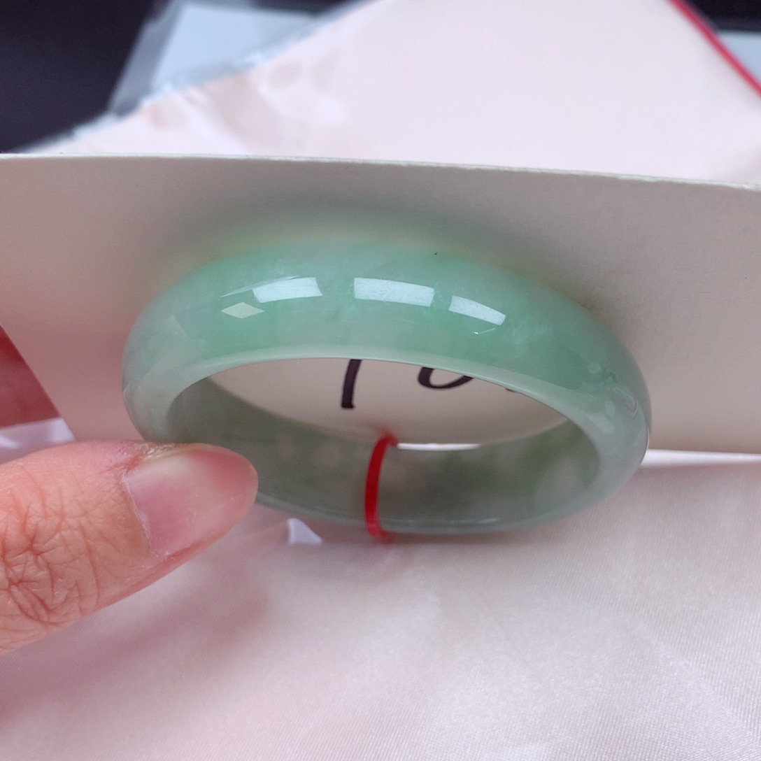 翡翠手镯（贵妃镯）未镶嵌翡翠