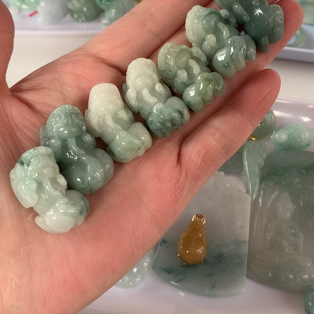 翡翠颈饰未镶嵌貔貅随机一个