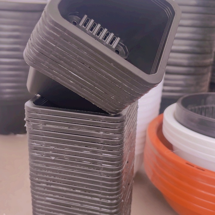 100黑方盆9公分高7公分15个