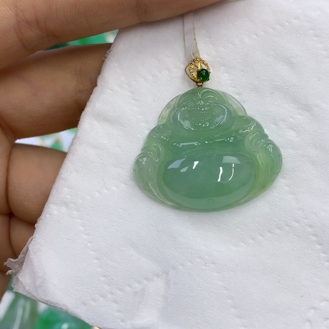 太****翡翠18K金镶嵌颈饰