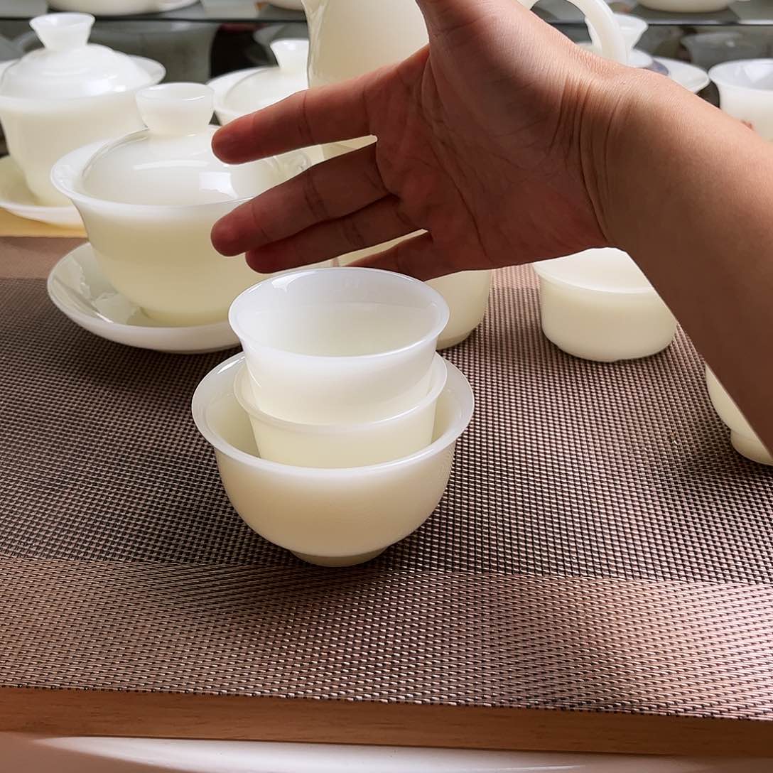 瓷片高档精品皙白玉瓷压手加2个铃铛杯
