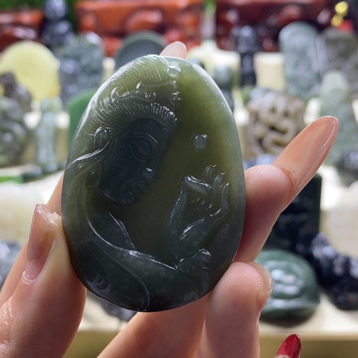 和田玉颈饰未镶嵌