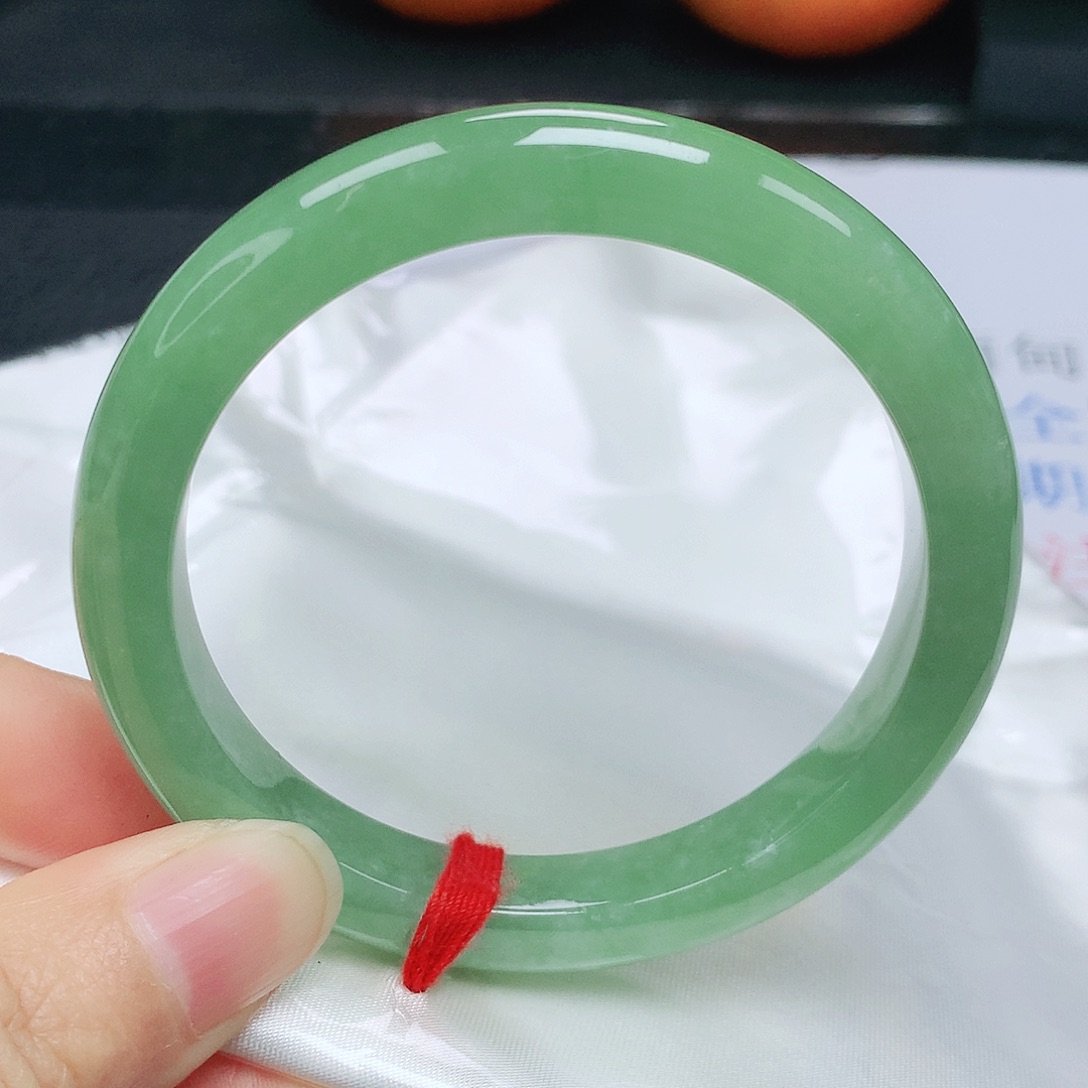 翡翠手镯未镶嵌正5455