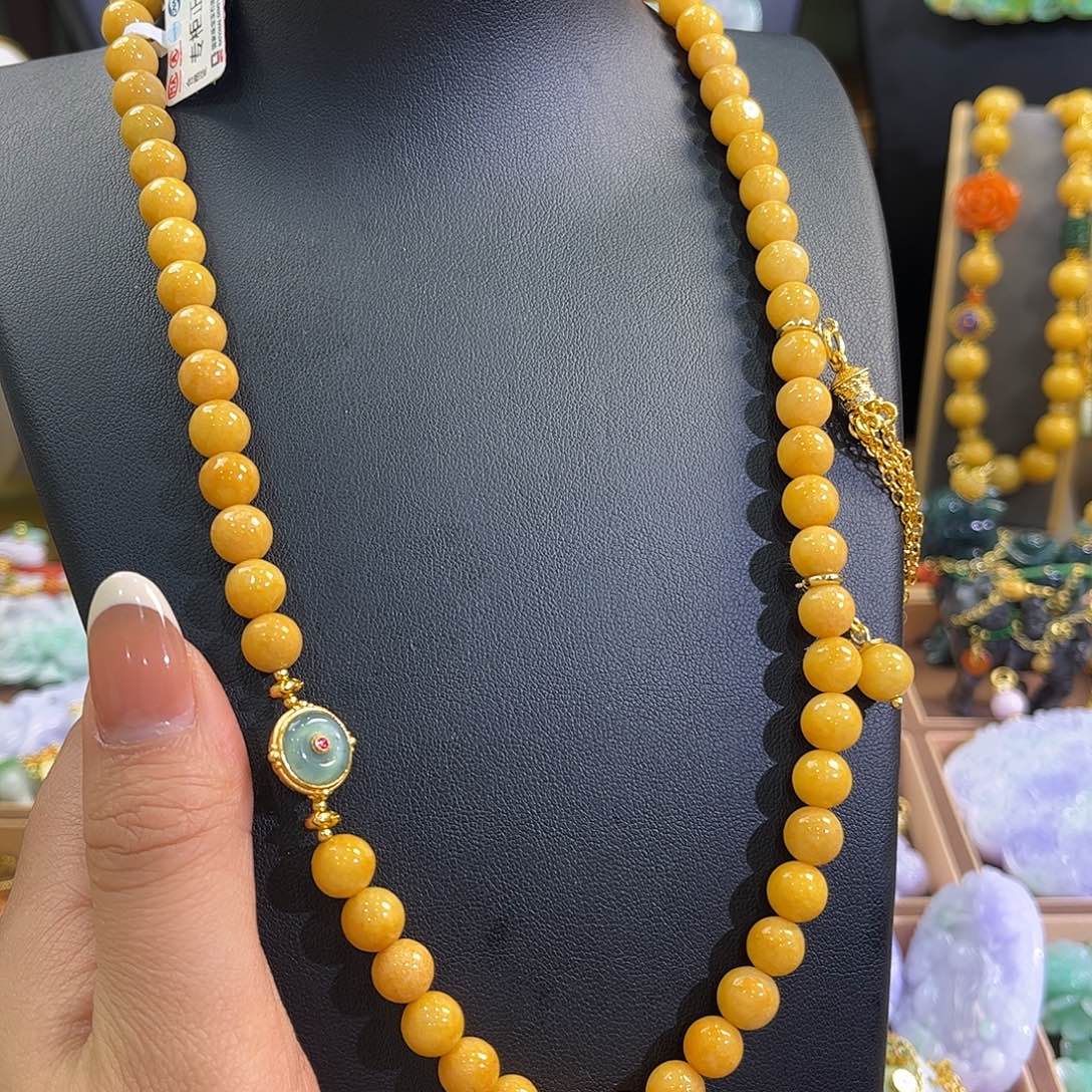 翡翠未镶嵌颈饰炸