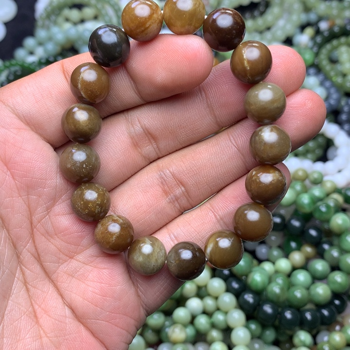 半***伤和田玉未镶嵌手串