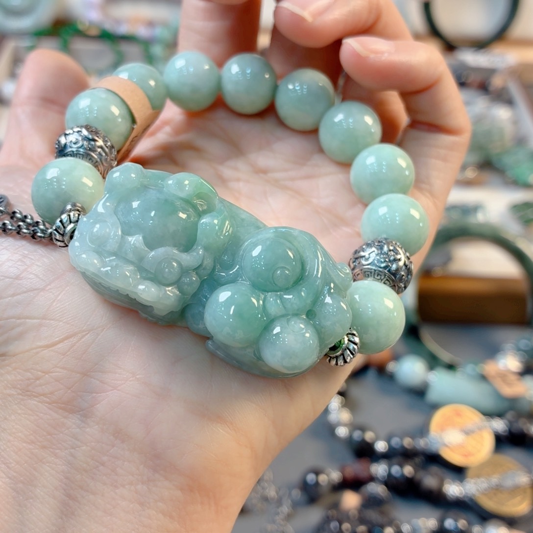 我***你翡翠未镶嵌颈饰手串