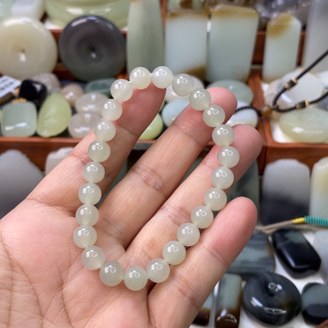 和田玉手链未镶嵌卡八