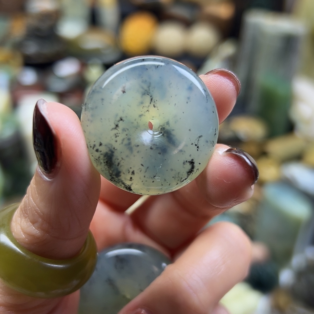 岫玉未镶嵌颈饰水墨扣子