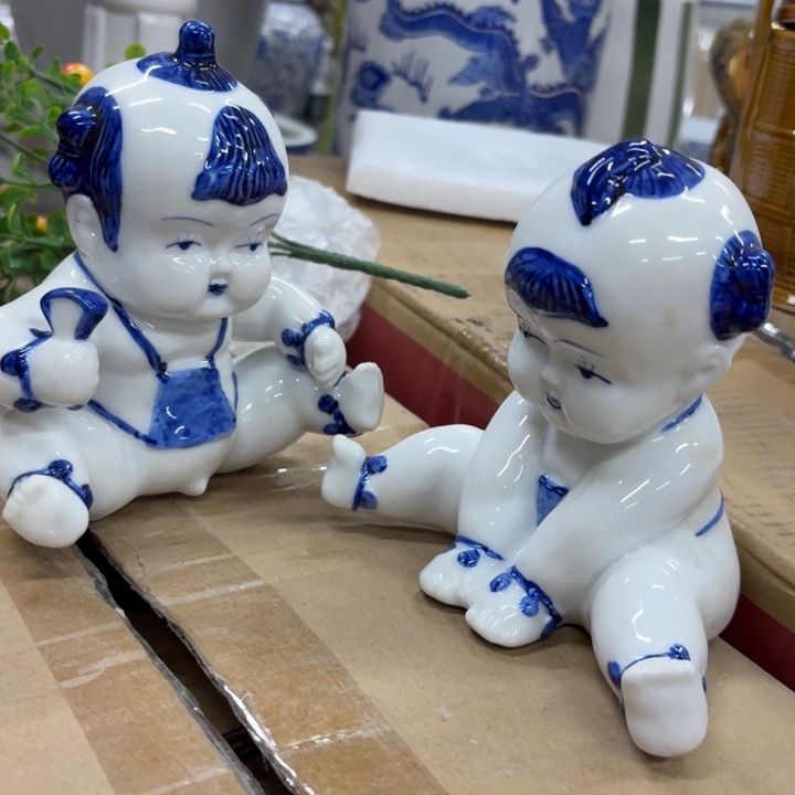 微瑕青花瓷器值得购买