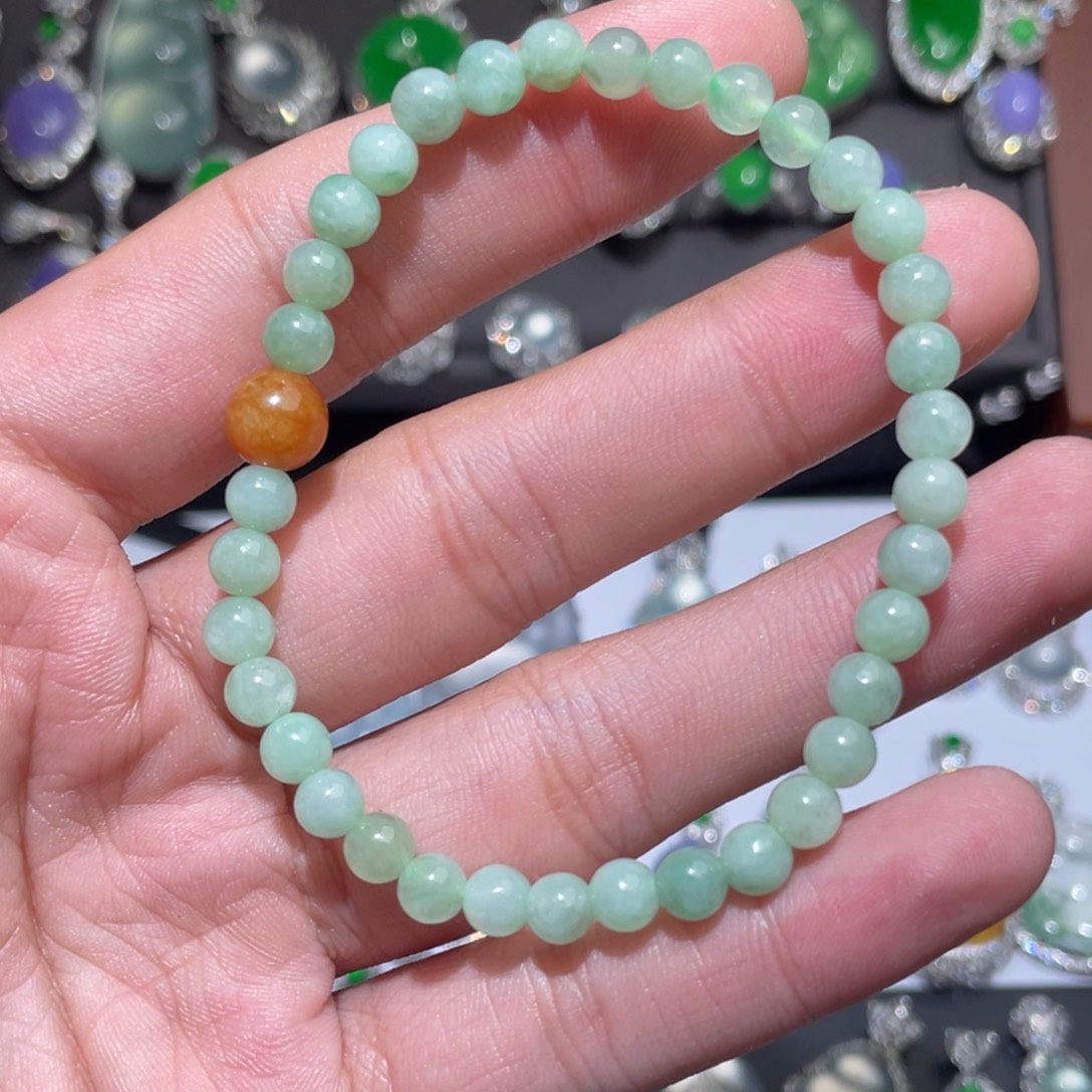 翡翠未镶嵌颈饰手串