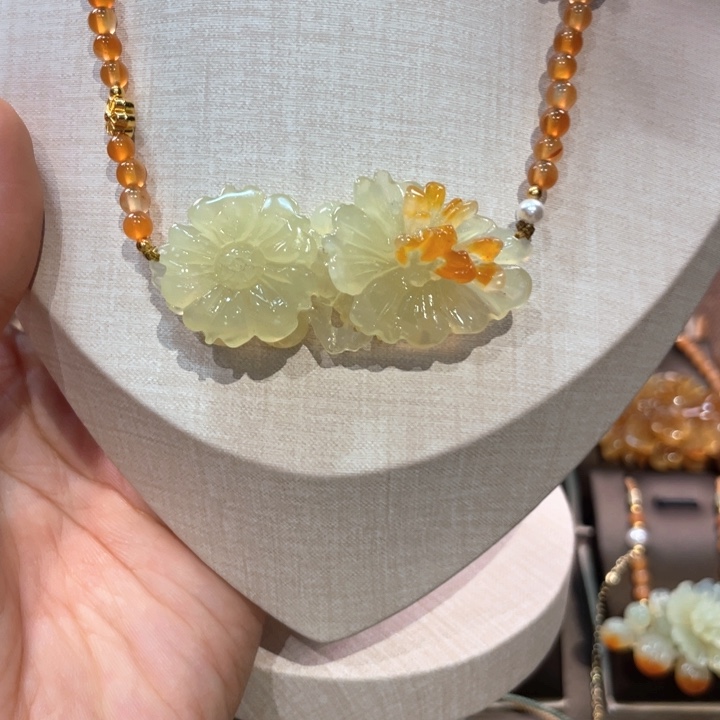 蛇纹石玉吊坠(赠链)未镶嵌