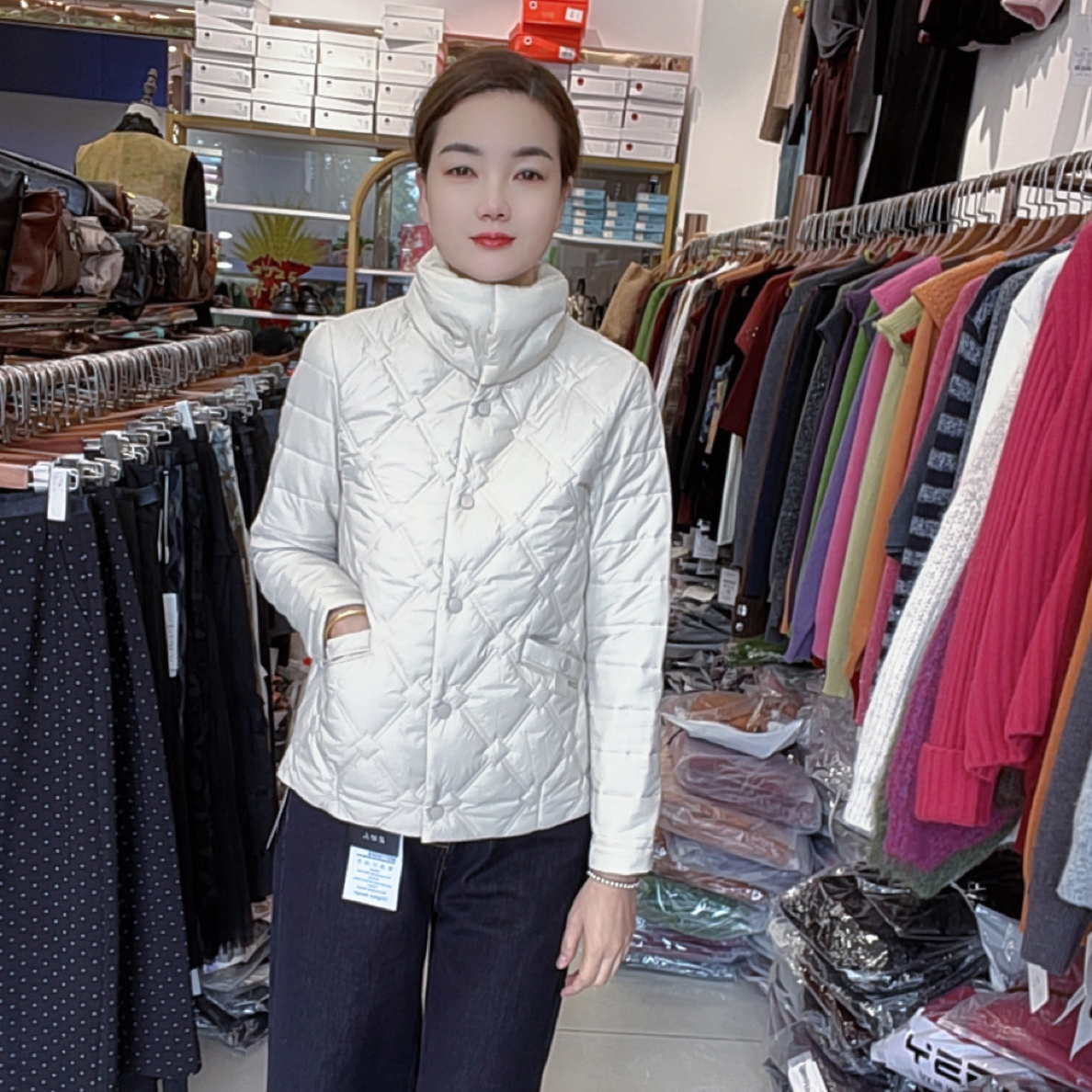 靓丽阁柔软轻盈薄款立领单排扣小棉衣百搭