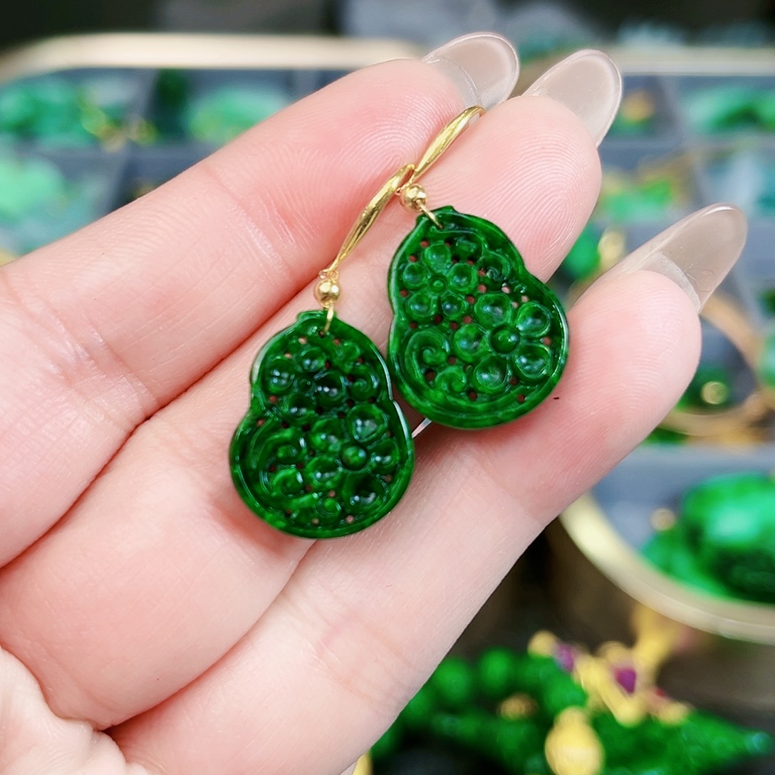 翡翠颈饰18K金镶嵌耳饰