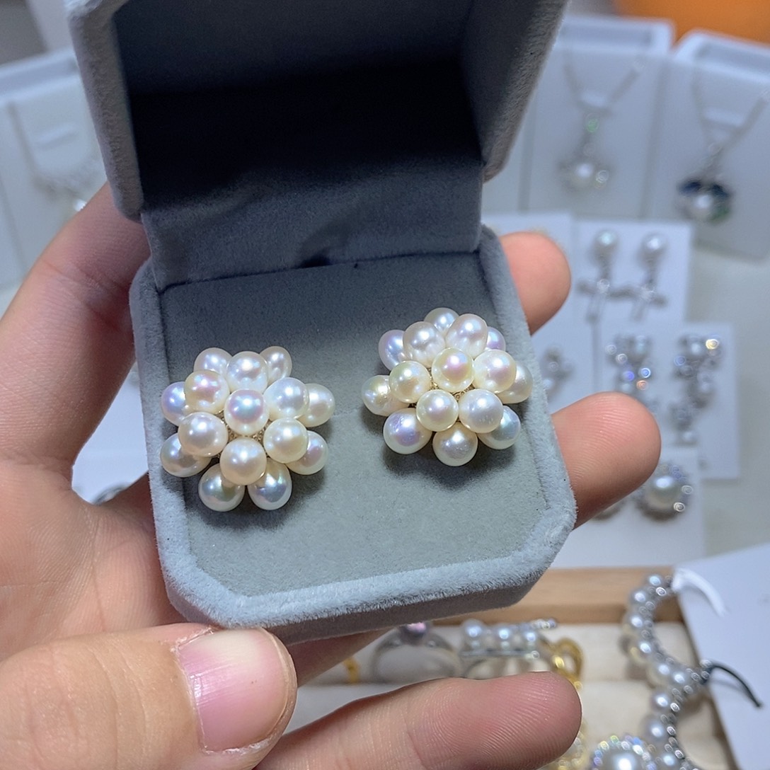 淡水珍珠银S925镶嵌耳饰