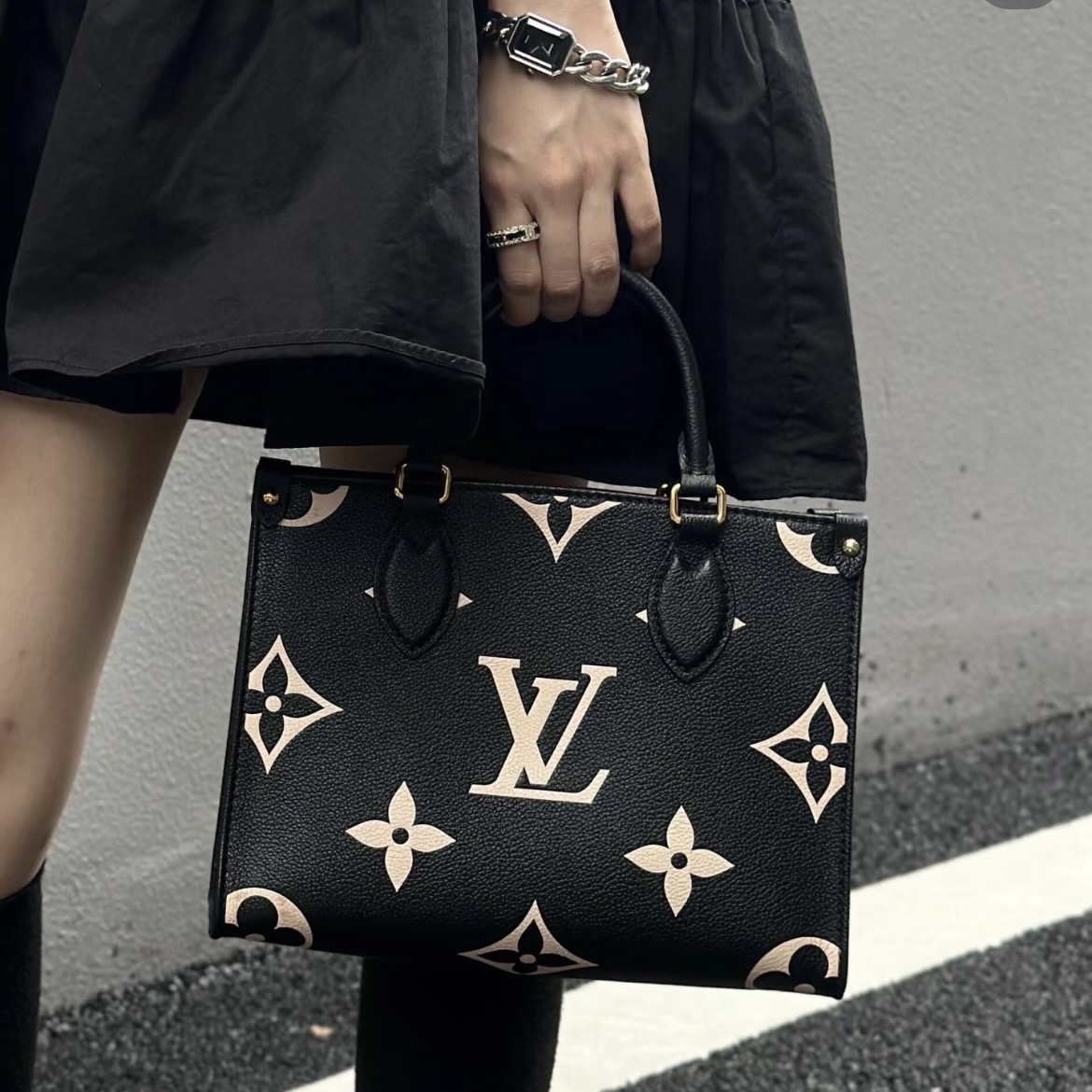 未使用 LouisVuitton/路易威登 小花阿娇单肩包25 TP001976