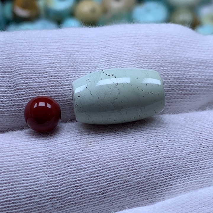 疏***期未镶嵌南红玛瑙珠宝奇石