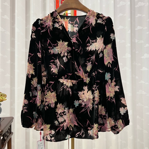 胖人坊大码植绒丝绒V领衫4939 衣长前71后66