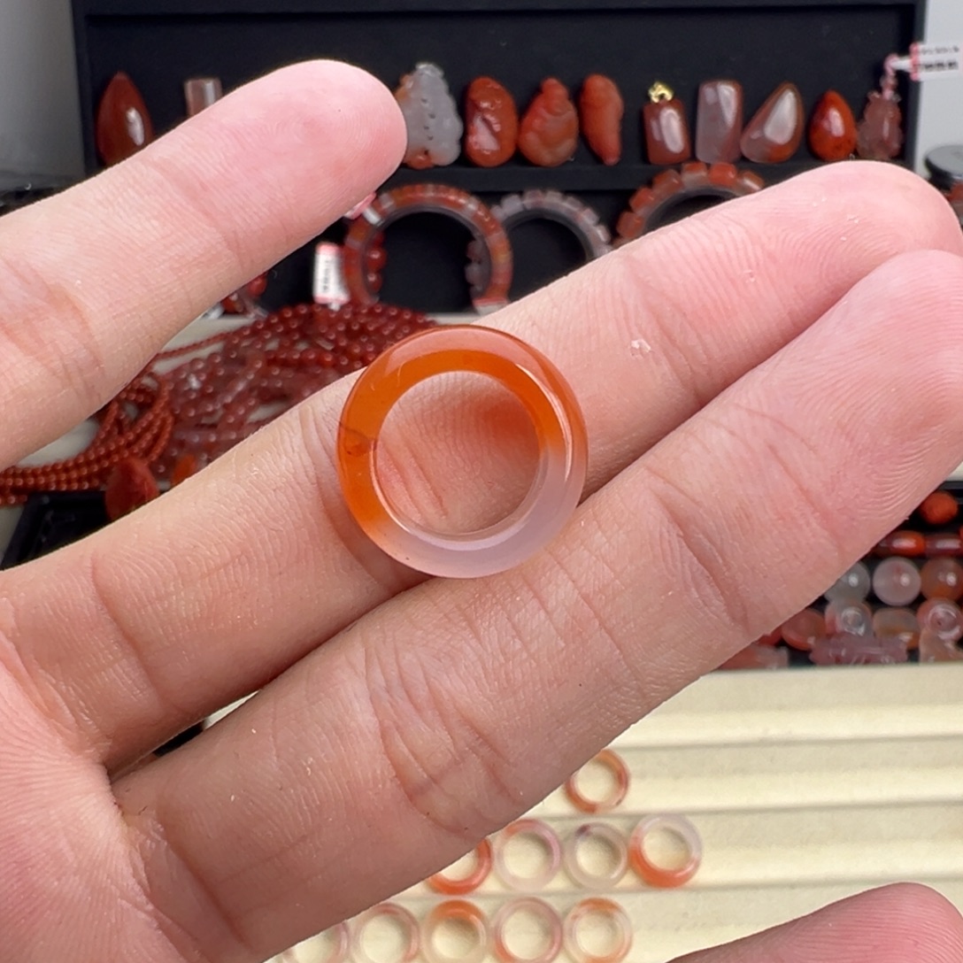 静***子南红玛瑙未镶嵌颈饰跑环内径11mm