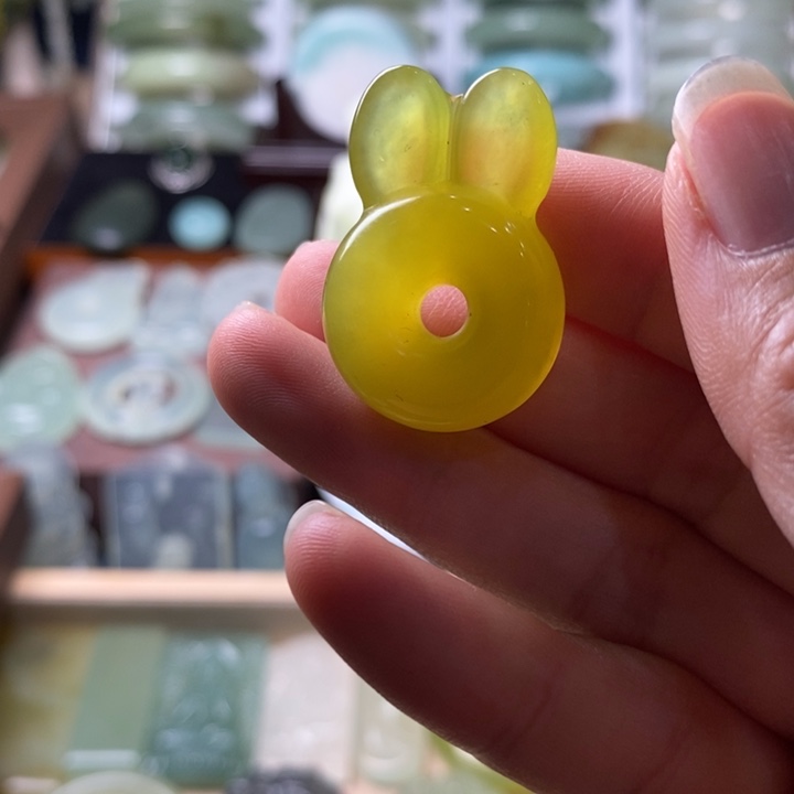 未镶嵌蛇纹石玉颈饰