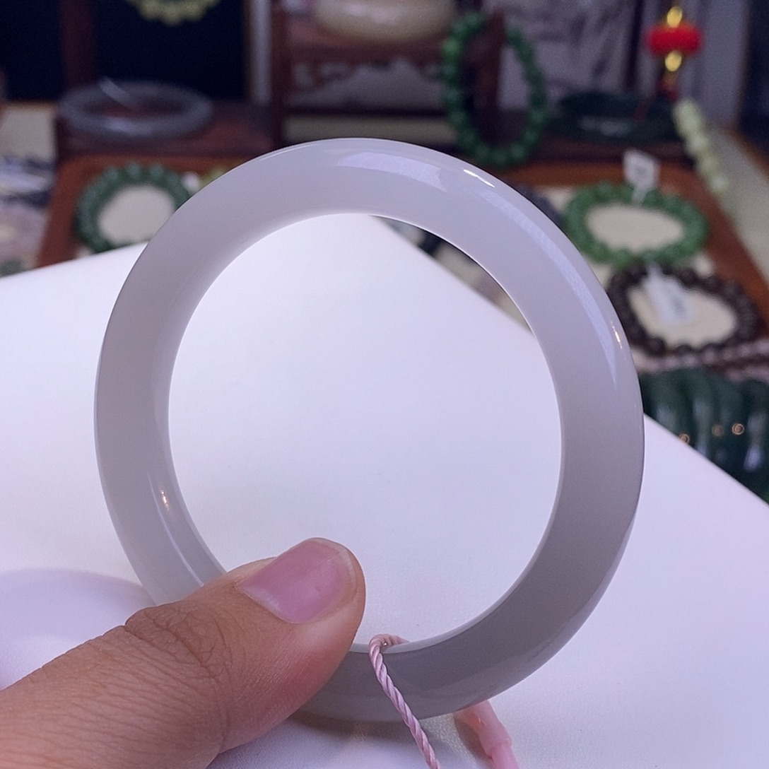 颈饰未镶嵌和田玉57.3毕业级老料烟紫冰底钢板料仙紫手镯