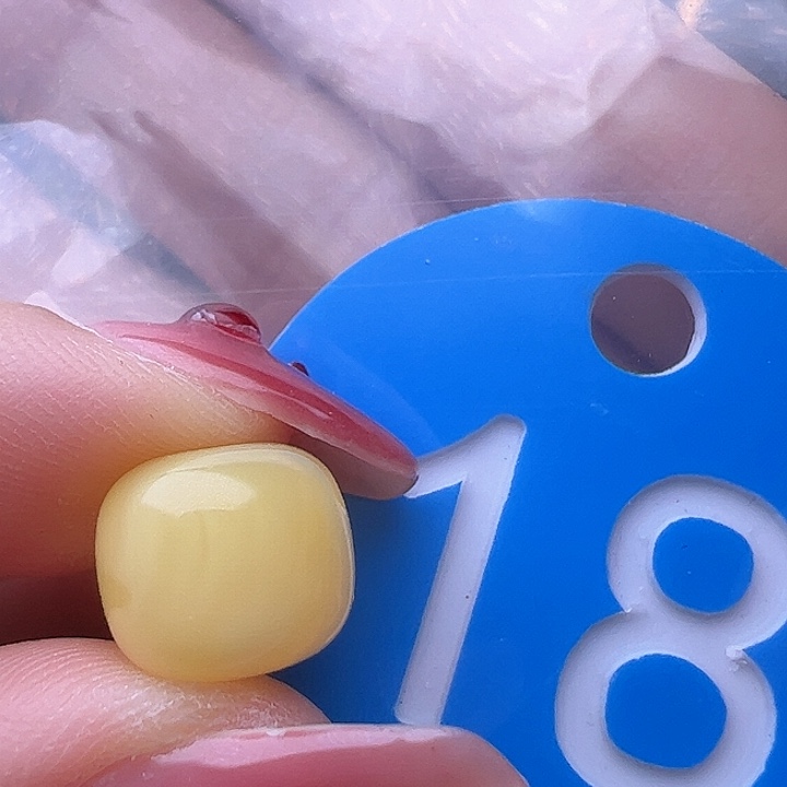 蜜蜡裸石未镶嵌微瑕 10.2mm 老型