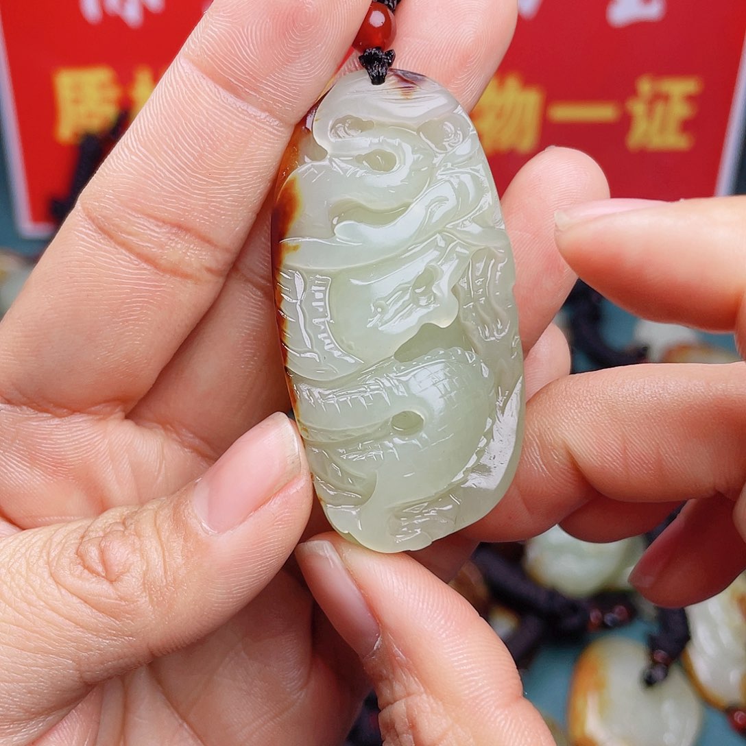 和田玉颈饰未镶嵌