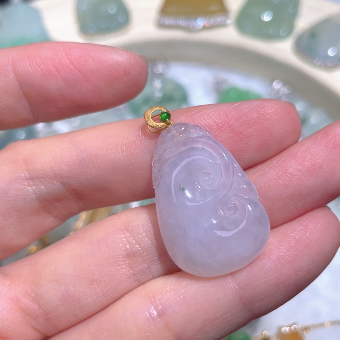 翡翠颈饰18K金镶嵌翡翠