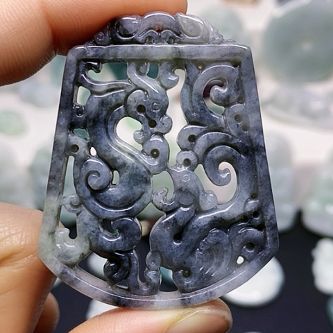 翡翠颈饰未镶嵌吊坠