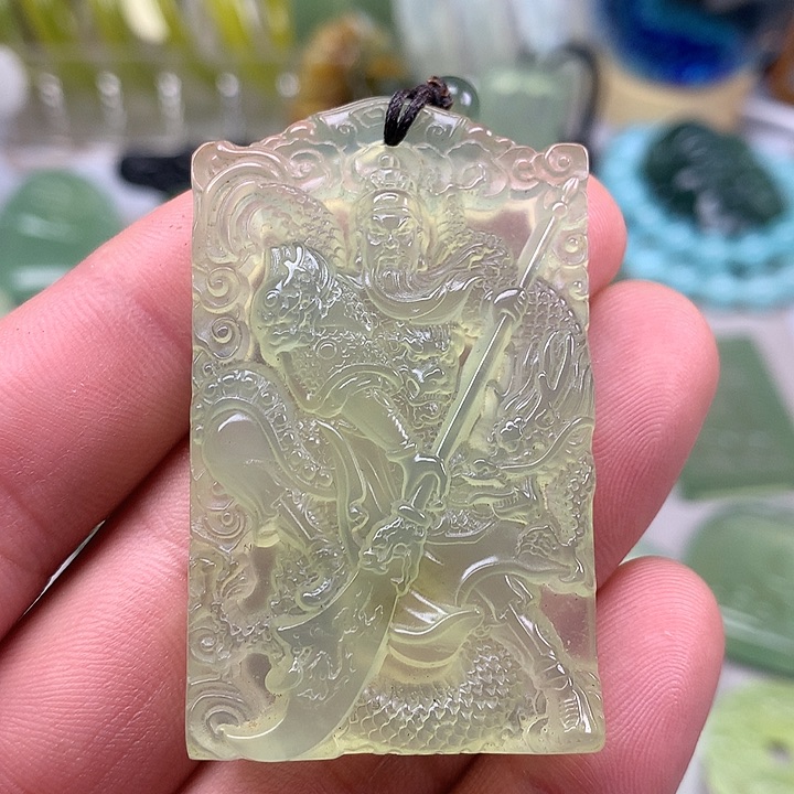 蛇纹石玉挂坠未镶嵌