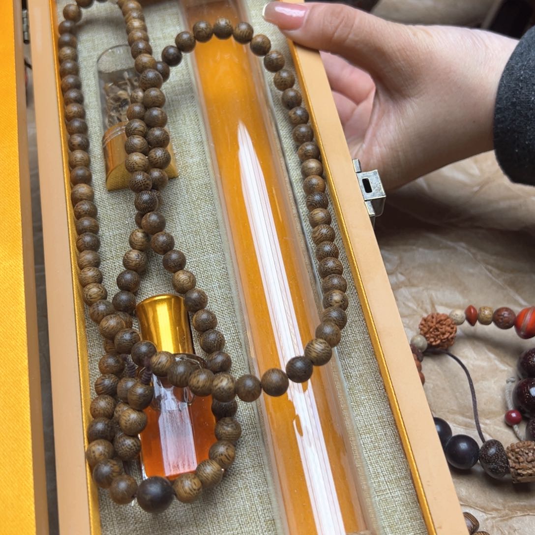 大叶紫檀（黑酸枝木类）