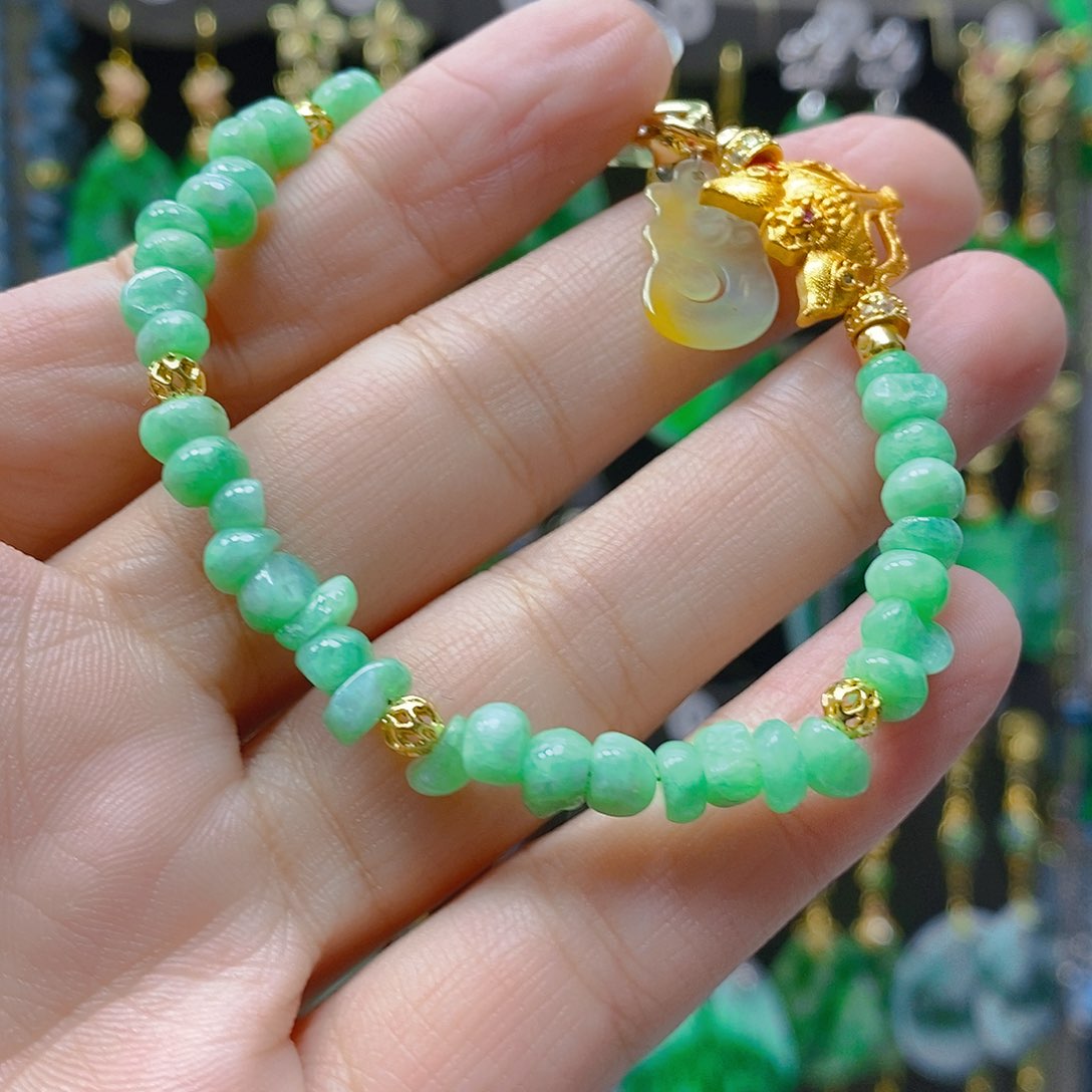 未镶嵌翡翠耳饰翡翠