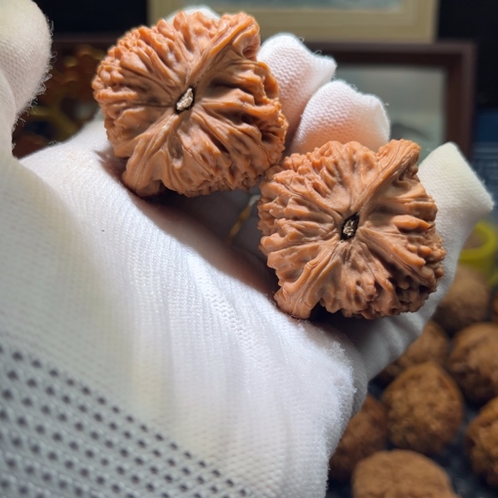 文玩核桃吊坠南疆石