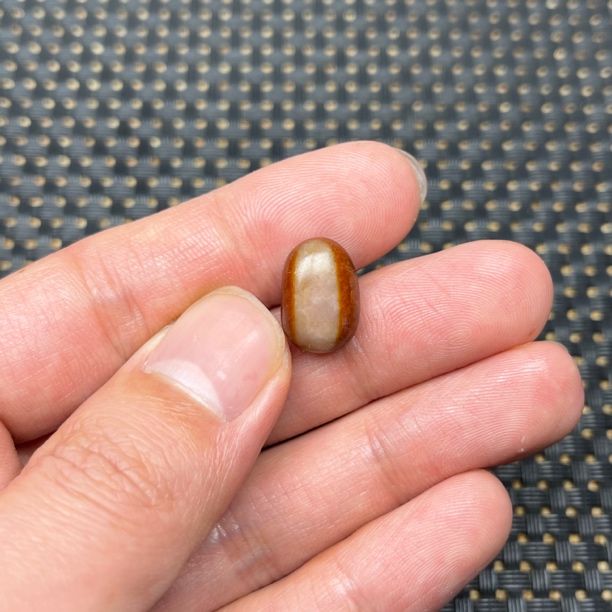 和田玉籽料原石红沁皮桃花一线天戒面手串籽镶嵌锁骨链耳坠挂饰润