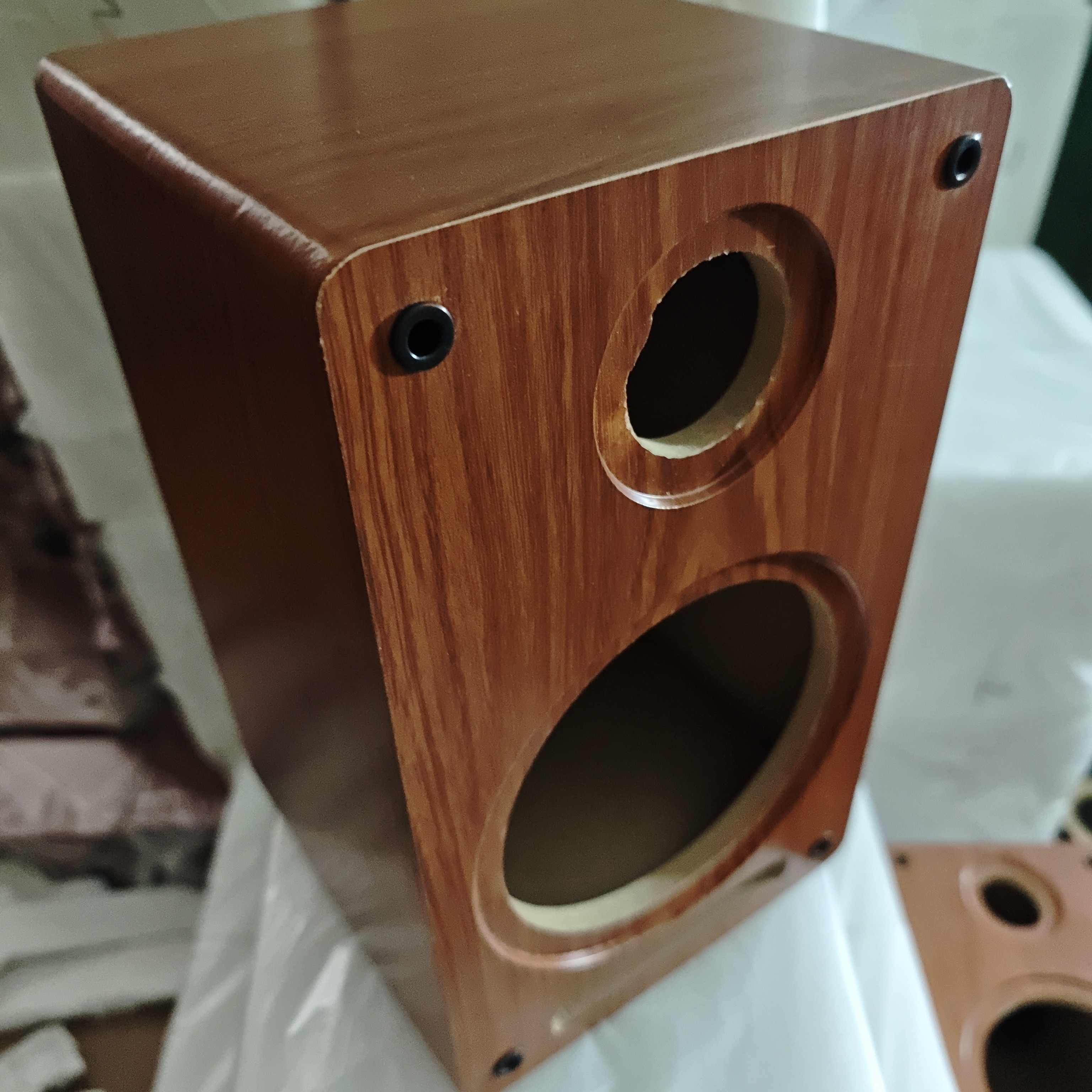 6.5寸书架箱一个的价格，音箱空壳一个的价格。音响箱体