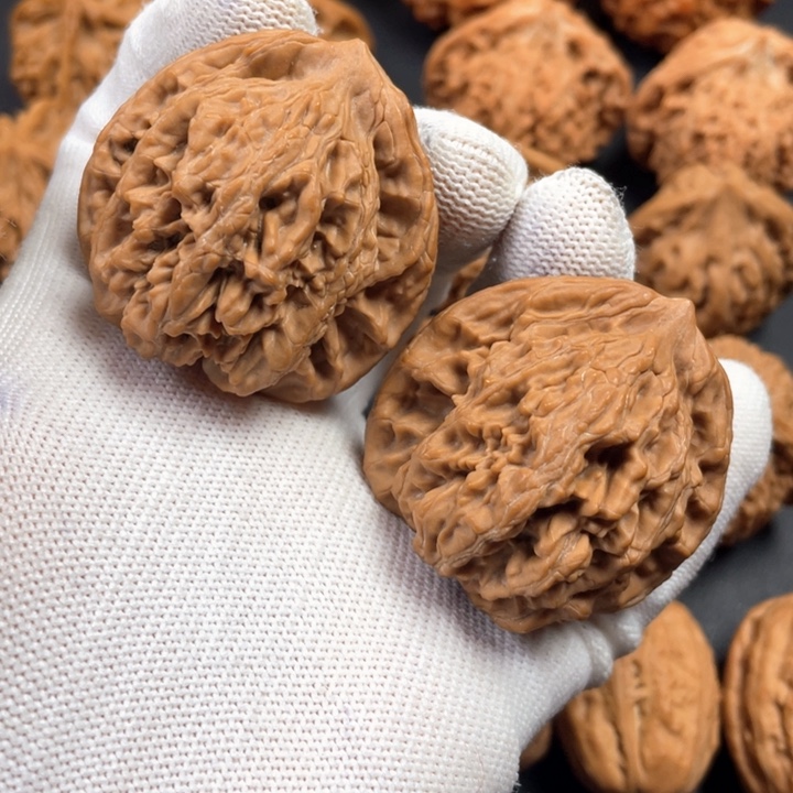 晓***鑫吊坠文玩核桃麦穗虎头