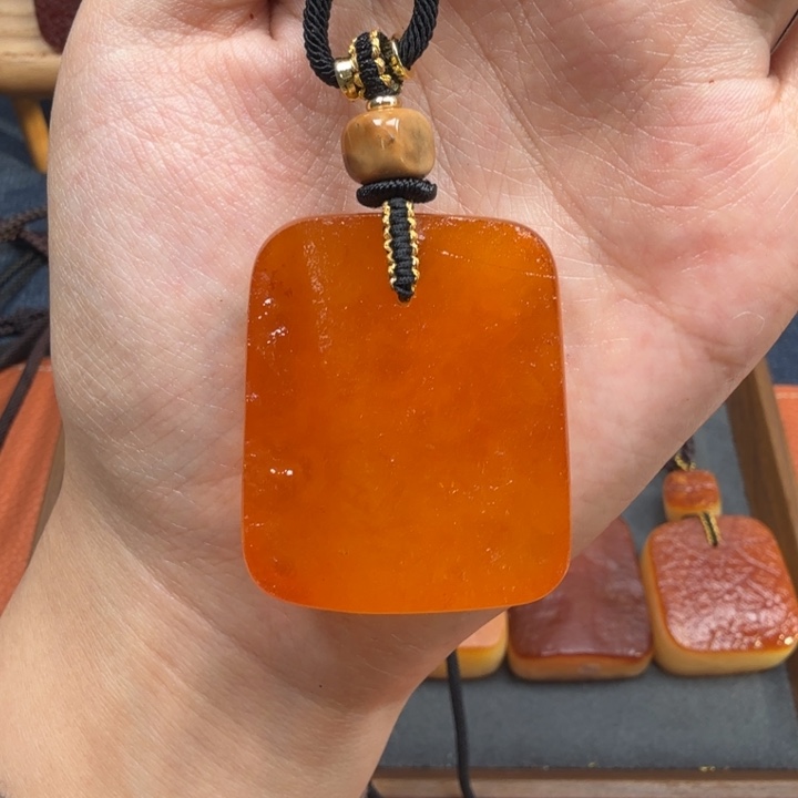 蜜蜡未镶嵌吊坠(赠链)