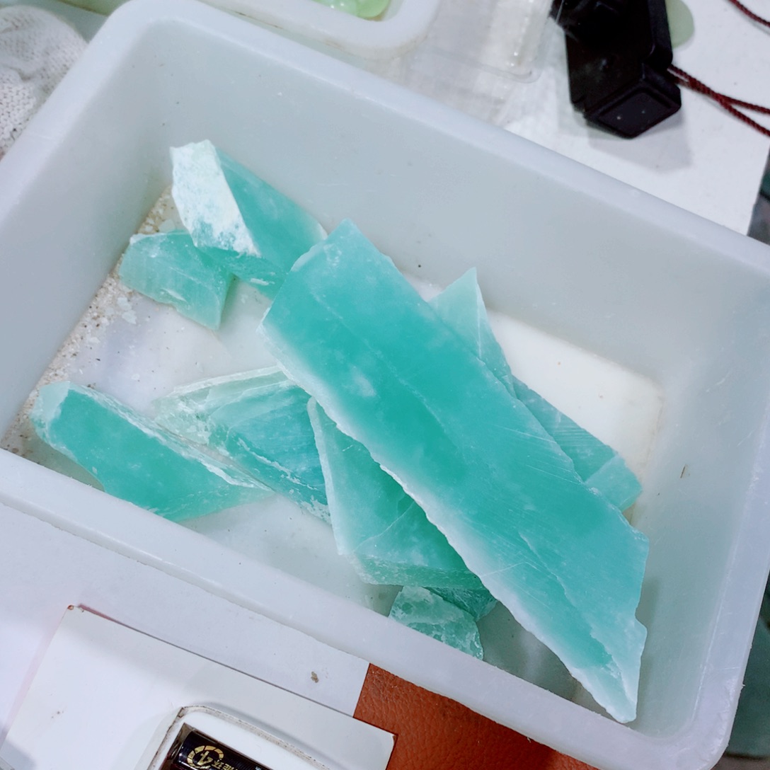未镶嵌蛇纹石玉原石