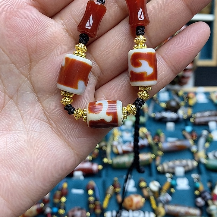 玛瑙/玉髓颈饰合金