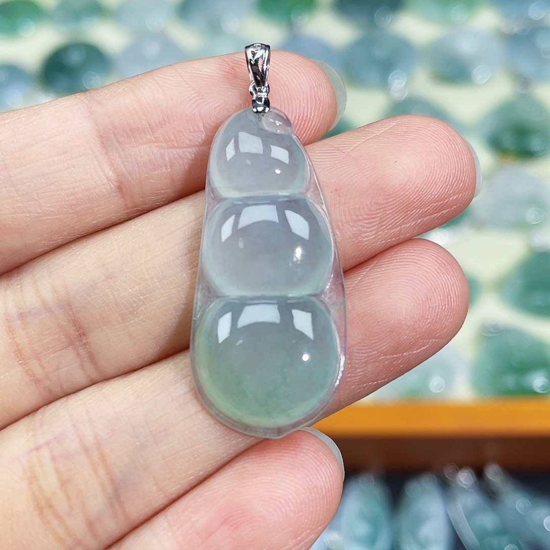 翡翠颈饰18K金镶嵌吊坠