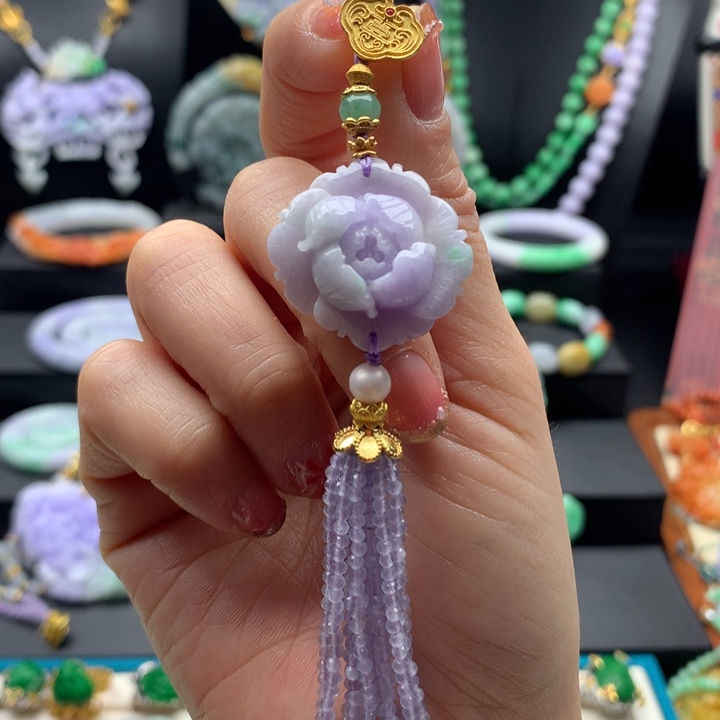 翡翠颈饰未镶嵌翡翠压襟