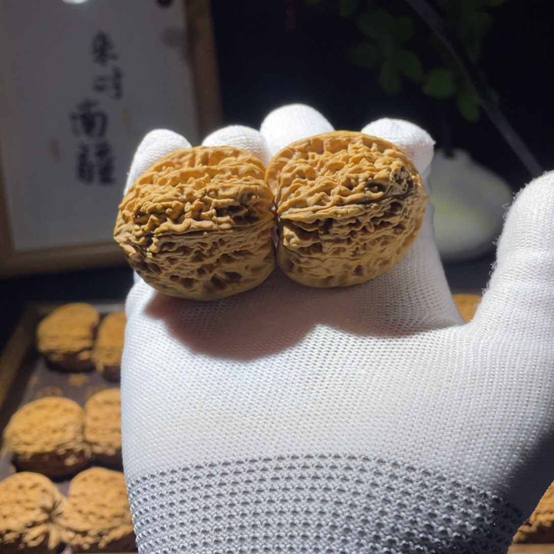 文玩核桃吊坠今****习核桃
