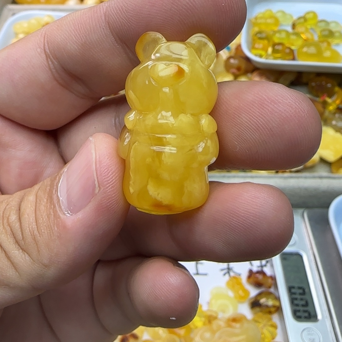 琥珀未镶嵌裸石7.25克