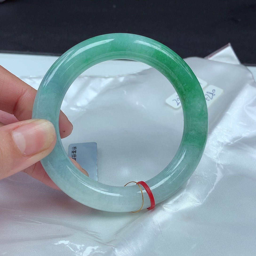 翡翠手镯未镶嵌57圆0181