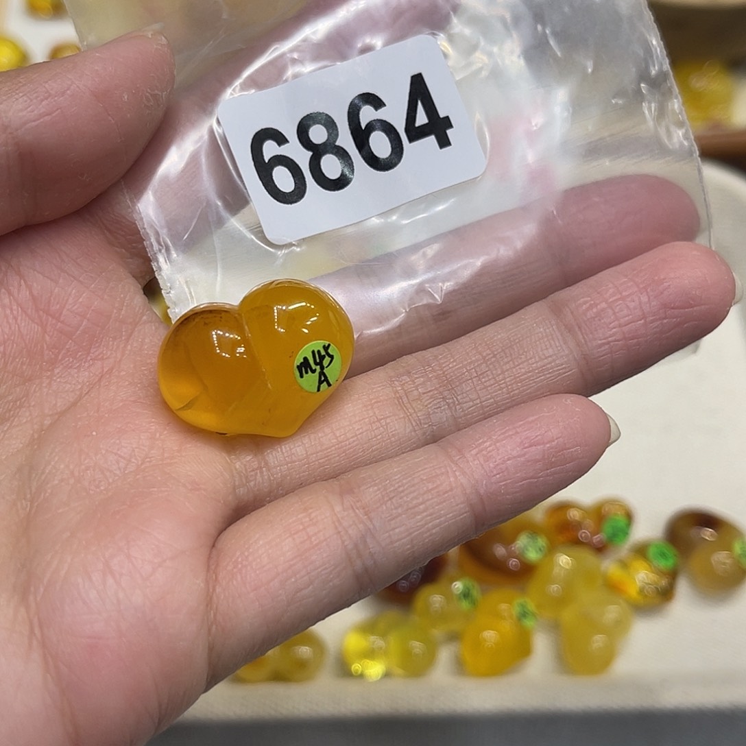 琥珀未镶嵌珠宝奇石