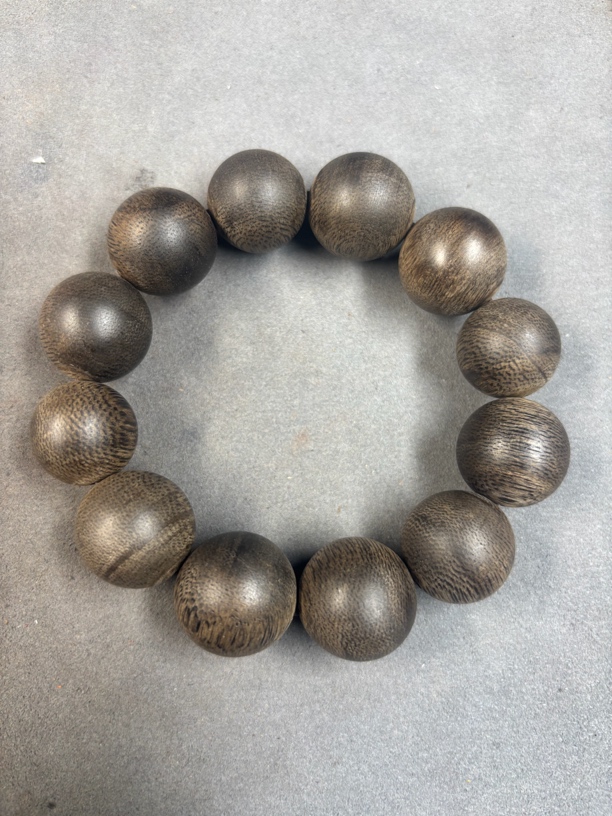 A107沉木圆珠手串