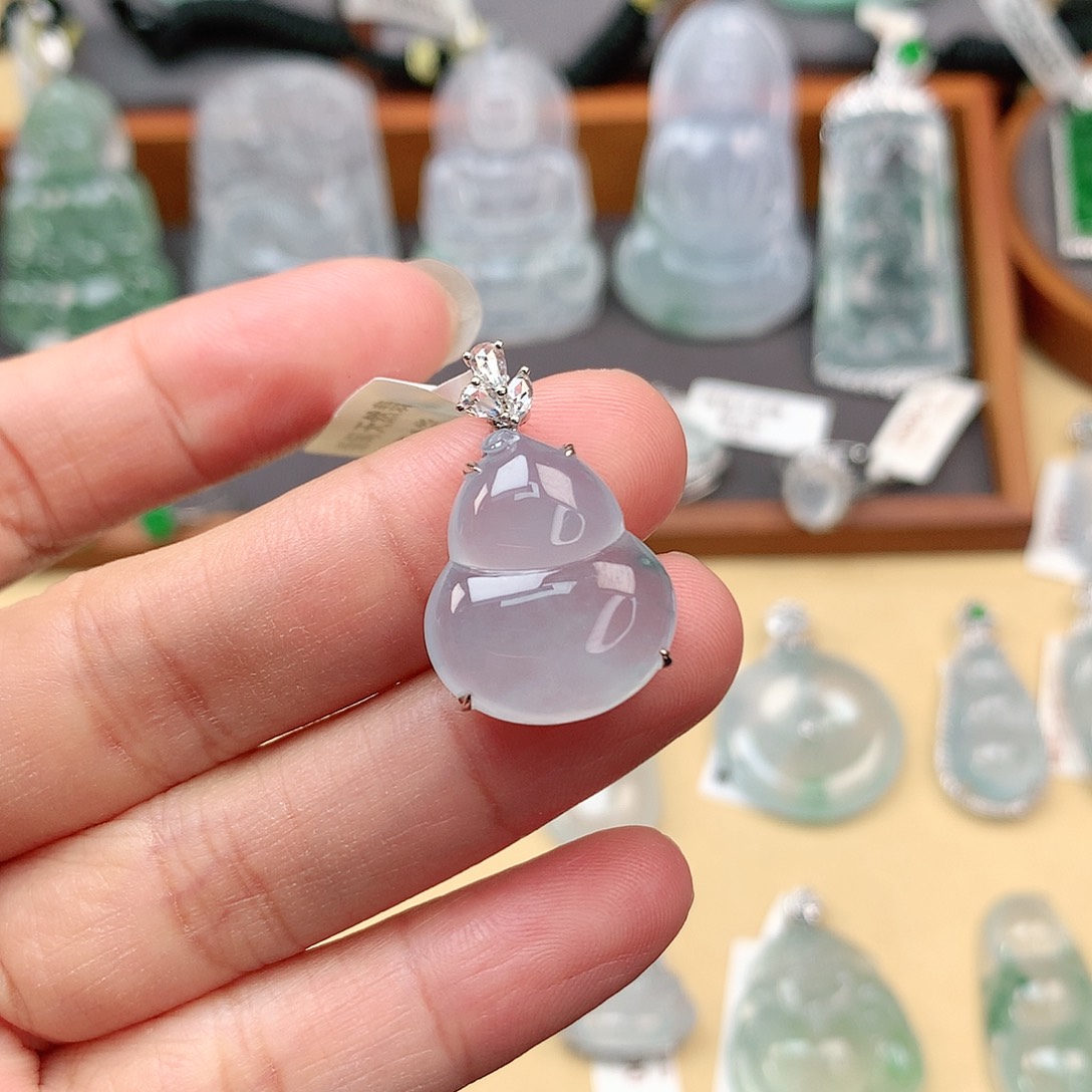 翡翠颈饰18K金镶嵌葫芦