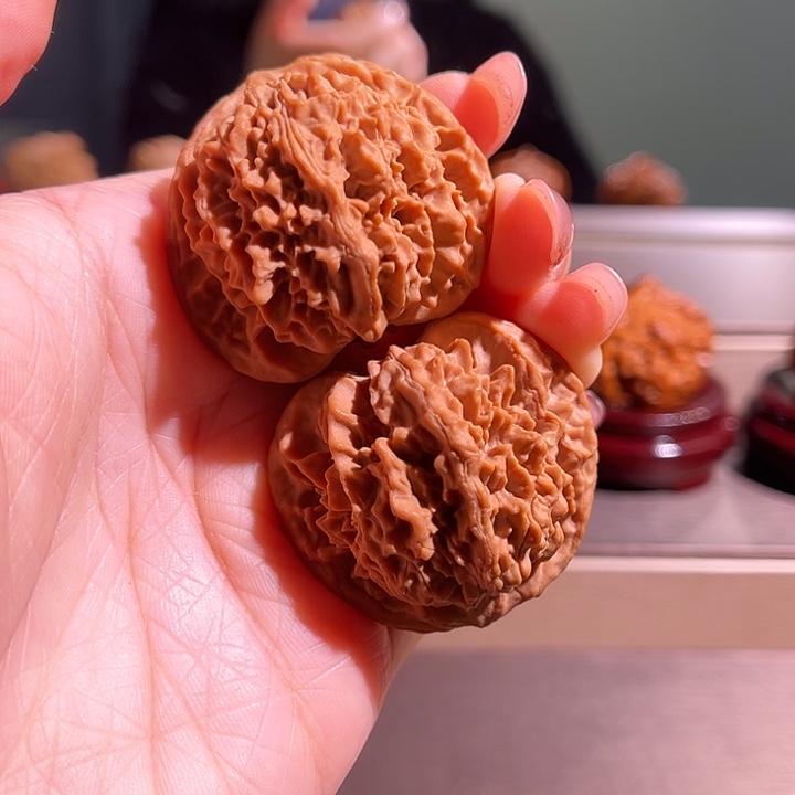 文玩核桃把件全品皇冠