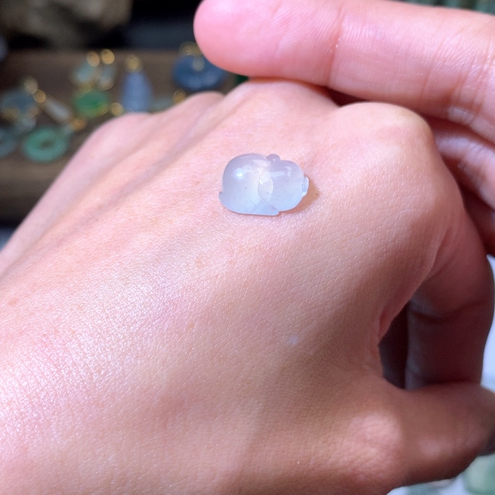 翡翠颈饰未镶嵌珠