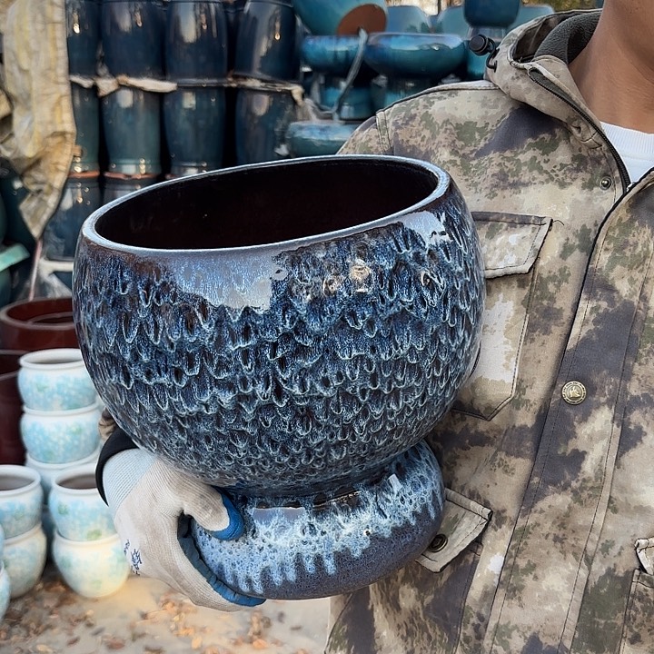 高度27厘米口24厘米